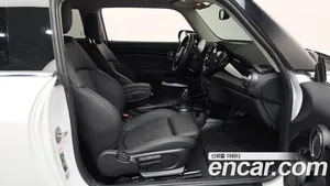 Mini Cooper, 2023 — миниатюра 15