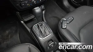 Jeep Renegade, 2023 — миниатюра 11