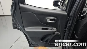 Jeep Renegade, 2023 — миниатюра 14