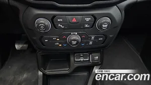 Jeep Renegade, 2023 — миниатюра 31