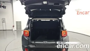 Jeep Renegade, 2023 — миниатюра 37