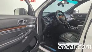 Ford Explorer, 2017 — миниатюра 10