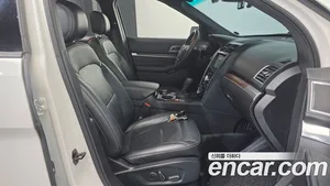 Ford Explorer, 2017 — миниатюра 11