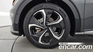 Kia EV6, 2023 — миниатюра 4
