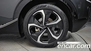Kia EV6, 2023 — миниатюра 6