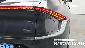 Kia EV6, 2023 — миниатюра 8