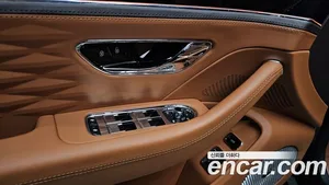 Bentley Flying Spur, 2021 — миниатюра 48
