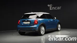 Mini Cooper, 2023 — миниатюра 1