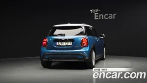 Mini Cooper, 2023 — миниатюра 3