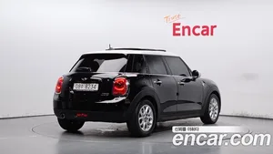 Mini Cooper, 2017 — миниатюра 2