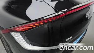 Kia EV6, 2023 — миниатюра 8