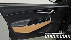 Kia EV6, 2023 — миниатюра 13