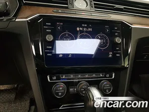 Volkswagen Passat, 2018 — миниатюра 11