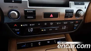 Lexus ES, 2018 — миниатюра 23