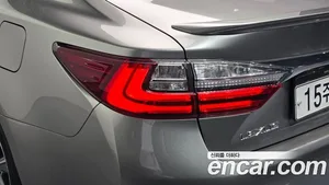 Lexus ES, 2018 — миниатюра 8