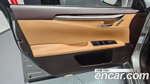 Lexus ES, 2018 — миниатюра 13