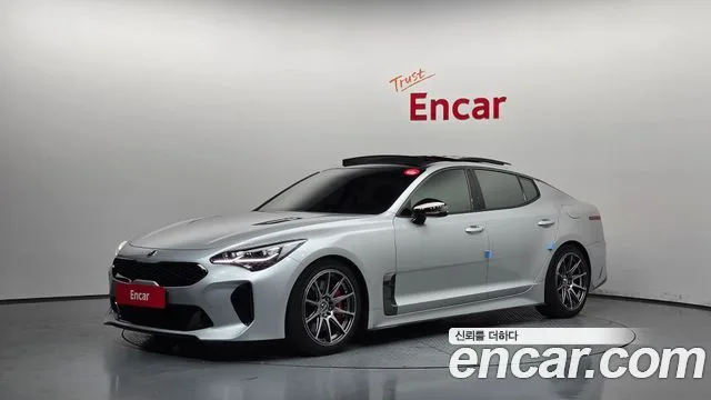Kia Stinger, 2017 — фото автомобиля из Кореи