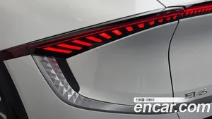 Kia EV6, 2022 — миниатюра 9