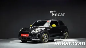 Mini Cooper, 2023 — миниатюра 1