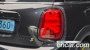 Mini Cooper, 2023 — миниатюра 9
