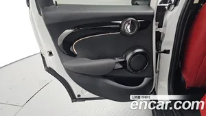 Mini Cooper, 2023 — миниатюра 15