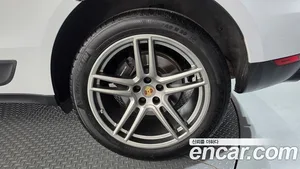 Porsche Macan, 2021 — миниатюра 7