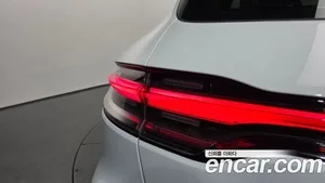 Porsche Macan, 2021 — миниатюра 9