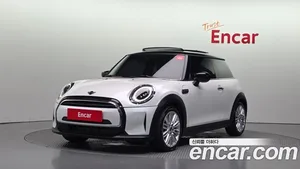 Mini Cooper, 2023 — миниатюра 1