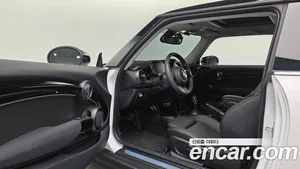 Mini Cooper, 2023 — миниатюра 13