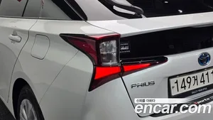 Toyota Prius, 2022 — миниатюра 8