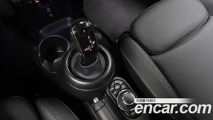 Mini Cooper, 2023 — миниатюра 9