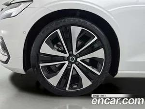 Volvo S60, 2023 — миниатюра 5