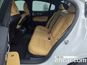 Volvo S60, 2023 — миниатюра 11