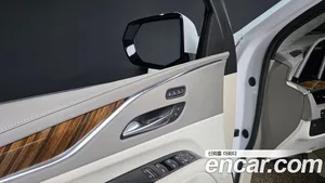 Cadillac Escalade, 2021 — миниатюра 31