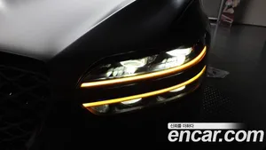 Genesis GV70, 2022 — миниатюра 8