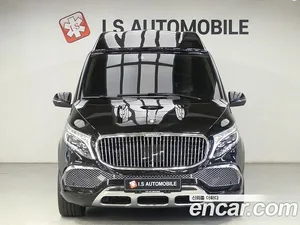 Mercedes-Benz V-Class, 2023 — миниатюра 1