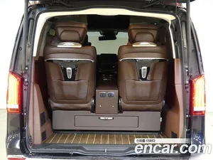 Mercedes-Benz V-Class, 2023 — миниатюра 7