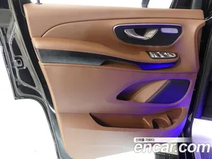 Mercedes-Benz V-Class, 2023 — миниатюра 8