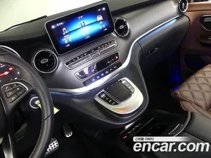 Mercedes-Benz V-Class, 2023 — миниатюра 10