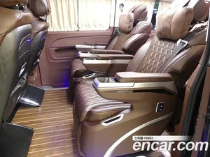 Mercedes-Benz V-Class, 2023 — миниатюра 15