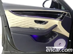 Bentley Flying Spur, 2023 — миниатюра 9