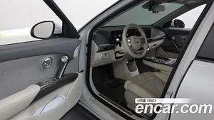 Genesis GV60, 2023 — миниатюра 13
