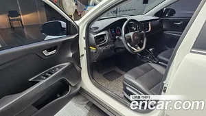 Kia Stonic, 2018 — миниатюра 13