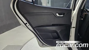 Kia Stonic, 2018 — миниатюра 15