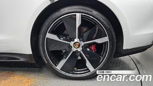 Porsche Taycan, 2023 — миниатюра 6