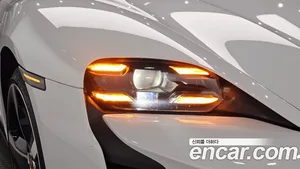 Porsche Taycan, 2023 — миниатюра 7