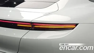 Porsche Taycan, 2023 — миниатюра 8