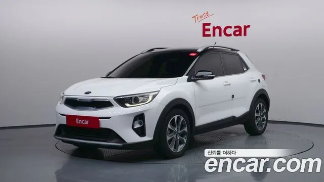 Kia Stonic, 2017 — фото автомобиля из Кореи