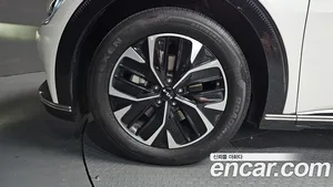 Kia EV6, 2023 — миниатюра 4