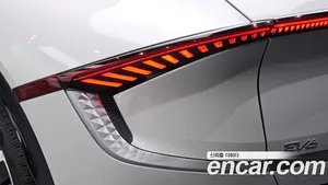 Kia EV6, 2023 — миниатюра 8